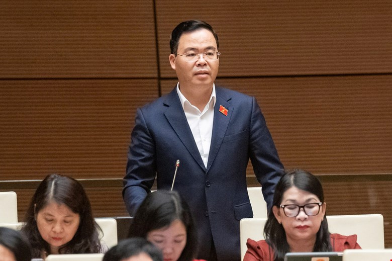 Đại biểu Trần Văn Khải phát biểu. Ảnh: Quochoi.vn