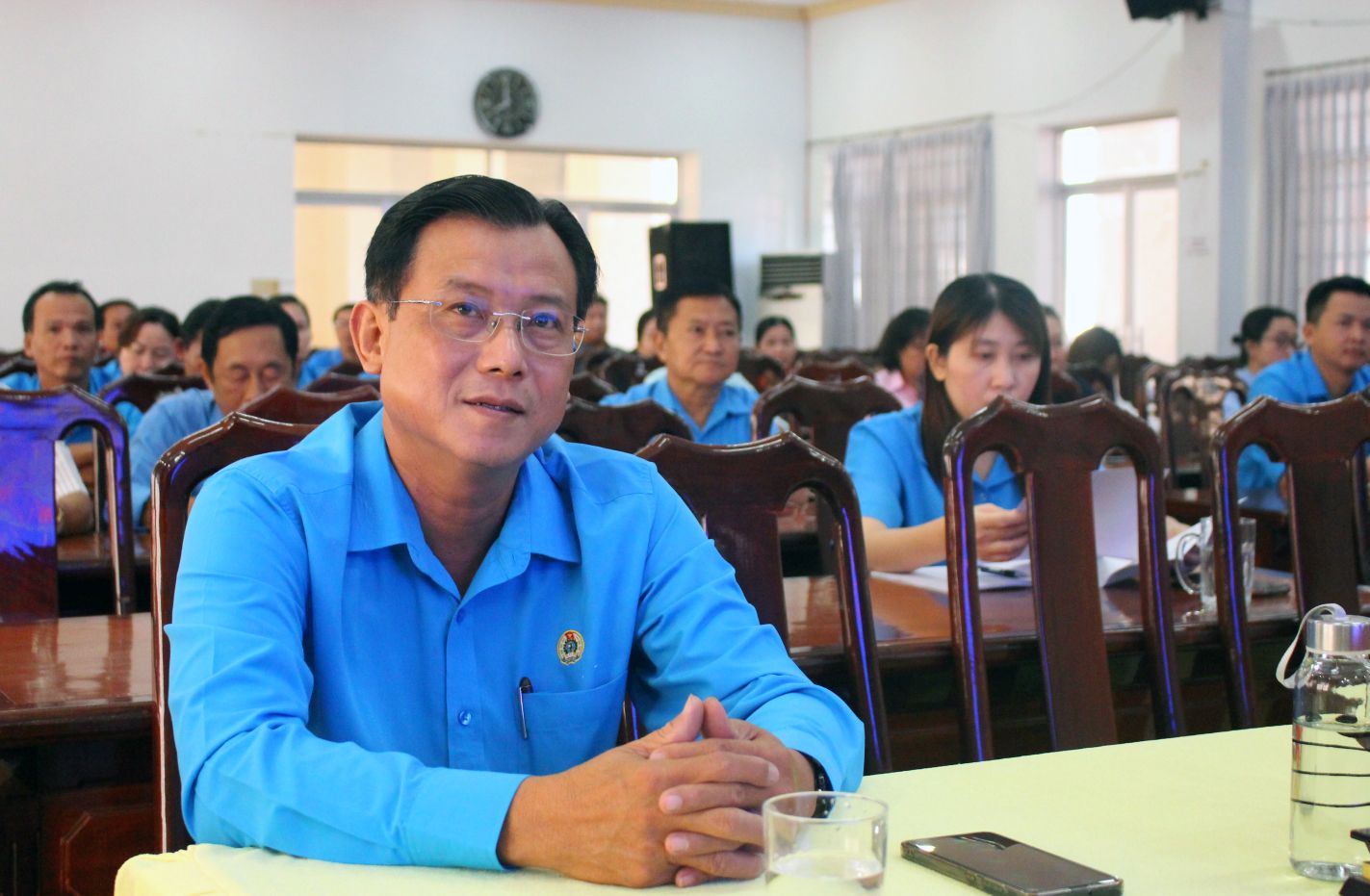 Gan 100 can bo Cong doan tham du hoi nghi tap huan. Anh: Thanh Mai