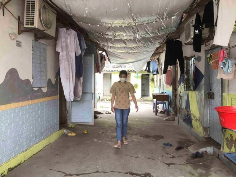 National Assembly delegate Vo Manh Son commented on the conditions for receiving unemployment insurance for employees in the draft Law on Employment (amended). Photo: Quochoi.vn