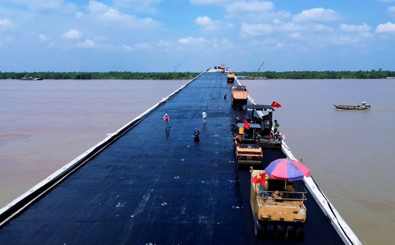 Dai Ngai 2 Bridge connects Long Phu and Cu Lao Dung districts (Soc Trang province)