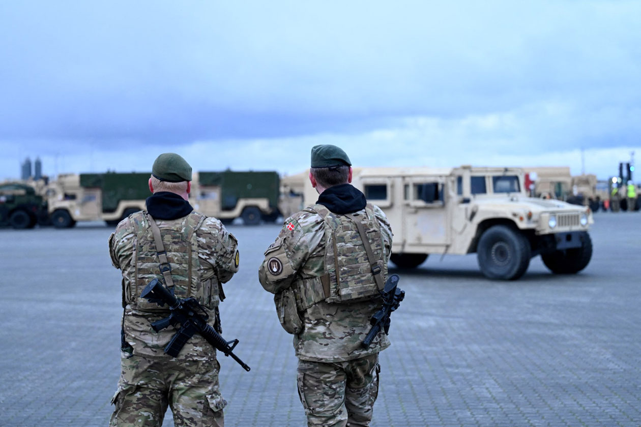Dinamarca planea enviar soldados a Ucrania para aprender experiencia de combate con UAV. Imagen de AFP