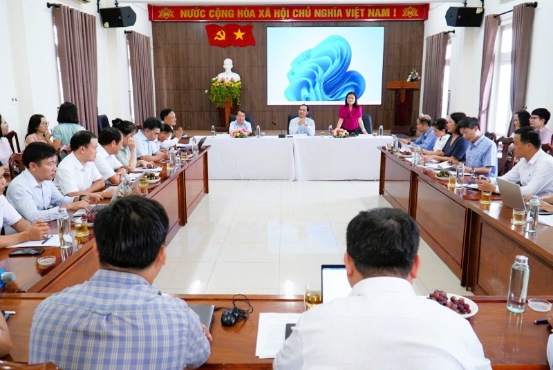 Quang cảnh cuộc họp. Ảnh: Văn Toàn