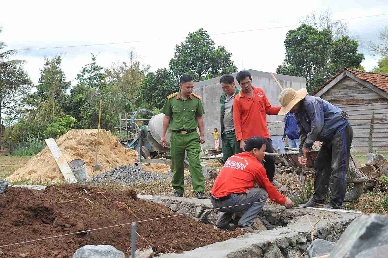 In 2025, Dak Lak province will build 4,285 houses for poor and near-poor households. Photo: Bao Trung
