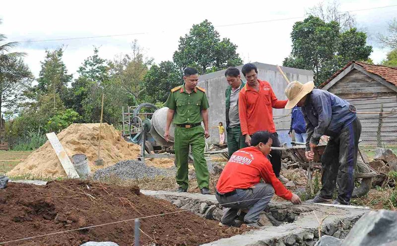In 2025, Dak Lak province will build 4,285 houses for poor and near-poor households. Photo: Bao Trung