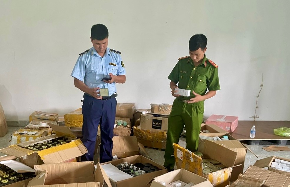 Hai Phong strengthens inspection and strictly handles acts of production and trading of counterfeit and poor quality goods. Photo: Hai Phong City Urban Area Management Department