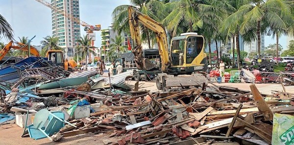 Đà Nẵng cưỡng chế 7 quầy hàng trên cung đường Võ Nguyên Giáp