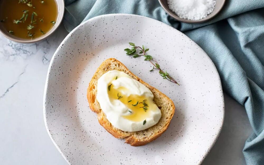 50kg with Ricotta cheese will be the choice for a quick and nutritious breakfast. Photo: Quoc Chung