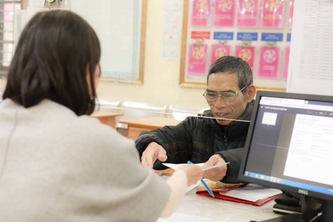 Civil servants who do not complete their tasks may be transferred to a lower position or dismissed after 6 months. Illustrative photo: Hai Nguyen