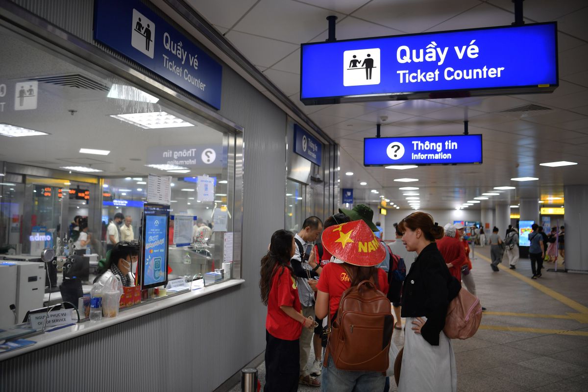 Viec mua ve tau Metro rat de dang, thuan tien.