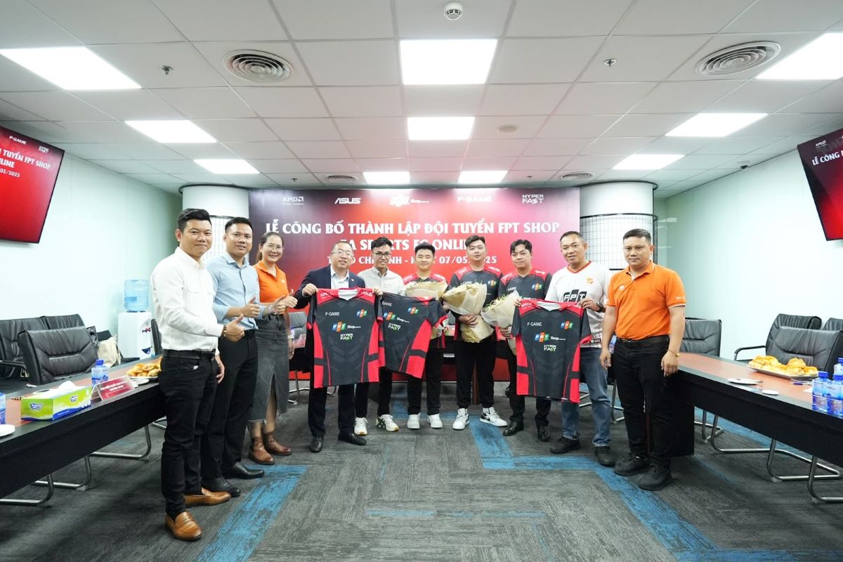 FPT Shop officially entered the Vietnamese e-sports market with the launch of the professional FPT Shop FC Online team. Photo: My Huyen