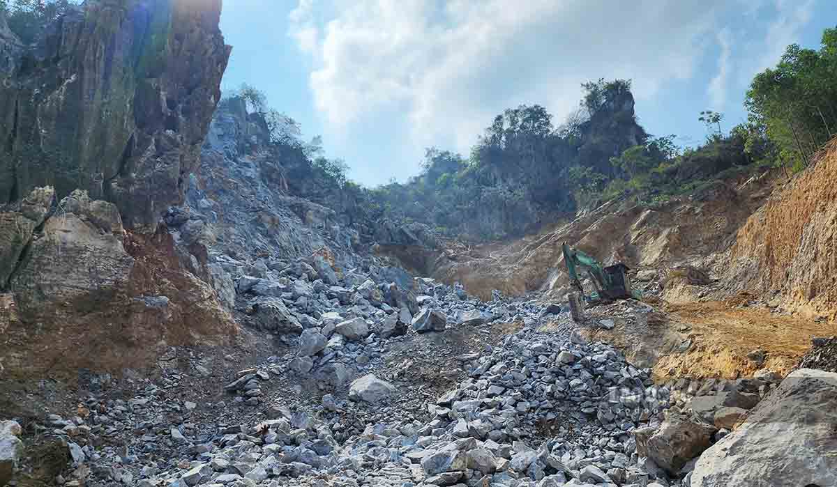 Vụ tai nạn lao động khiến 1 người tử vong tại mỏ đá HTX Bình Ca (Tuyên Quang). Ảnh: Việt Bắc.
