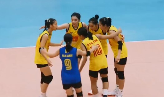 Trẻ VTV Bình Điền Long An thắng cách biệt trước Trẻ Vĩnh Long. Ảnh cắt từ video