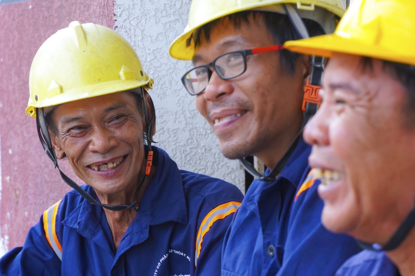 El trabajador Le Quoc Viet tiene muchas iniciativas que benefician a la empresa.