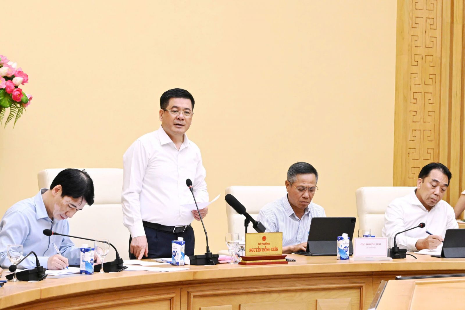 Working session with large corporations and general corporations on promoting the implementation of trade agreements with the United States. Photo: Ministry of Industry and Trade