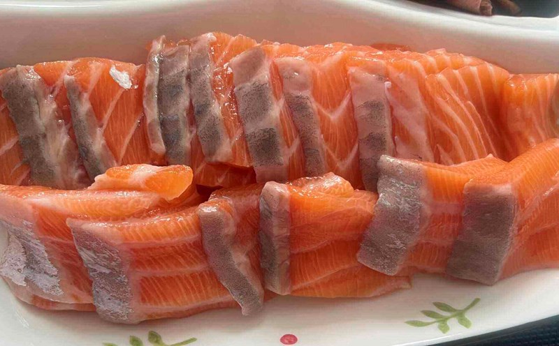 Salmon is one of the fatty fish rich in omega-3 that can help prevent non-alcoholic fatty liver disease. Photo: Kieu Vu