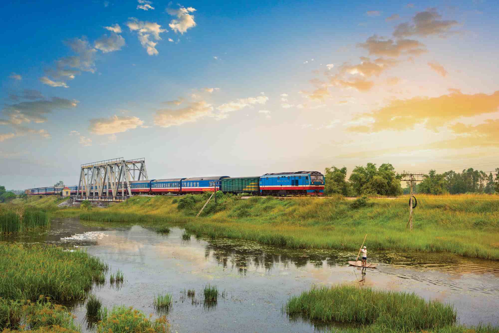 Vietnam railways need to expand resources for development. Photo: Vietnam Airlines Corporation