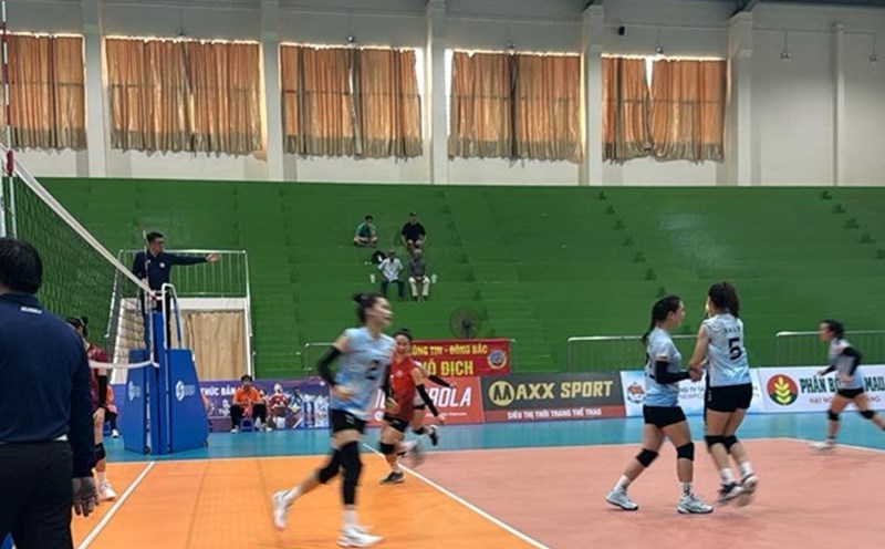 The 2025 National Youth Volleyball Tournament is taking place excitingly. Photo: Nhat Anh