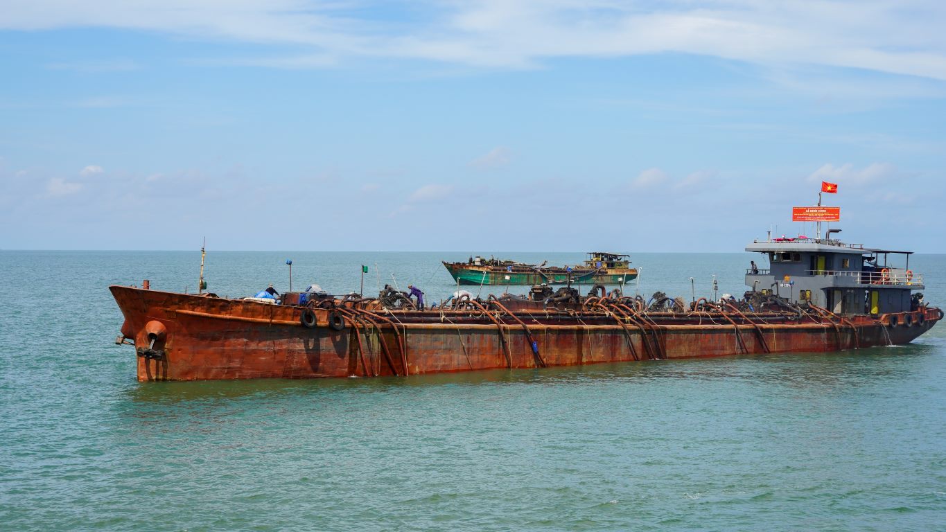 Khai thac cat bien tai tieu khu B1.1 thuoc khu B1 vung bien tinh Soc Trang de cung cap cho Du an xay dung cao toc Can Tho - Hau Giang - Ca Mau hoi thang 6.2024. Anh: Phuong Anh.