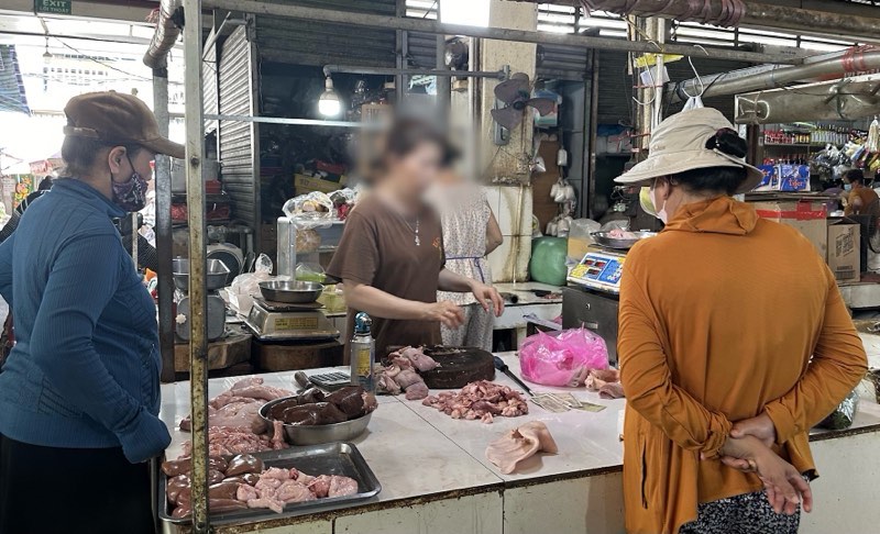Rat kho de tim duoc mot bo long xe dieu tai cac cho truyen thong o TPHCM. Anh: Ly Linh.