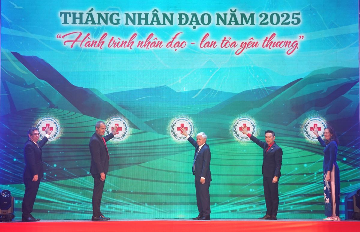 Le phat dong Thang nhan dao cap quoc gia nam 2025 voi chu de “Hanh trinh nhan dao - Lan toa yeu thuong“. Anh: Thanh Chan