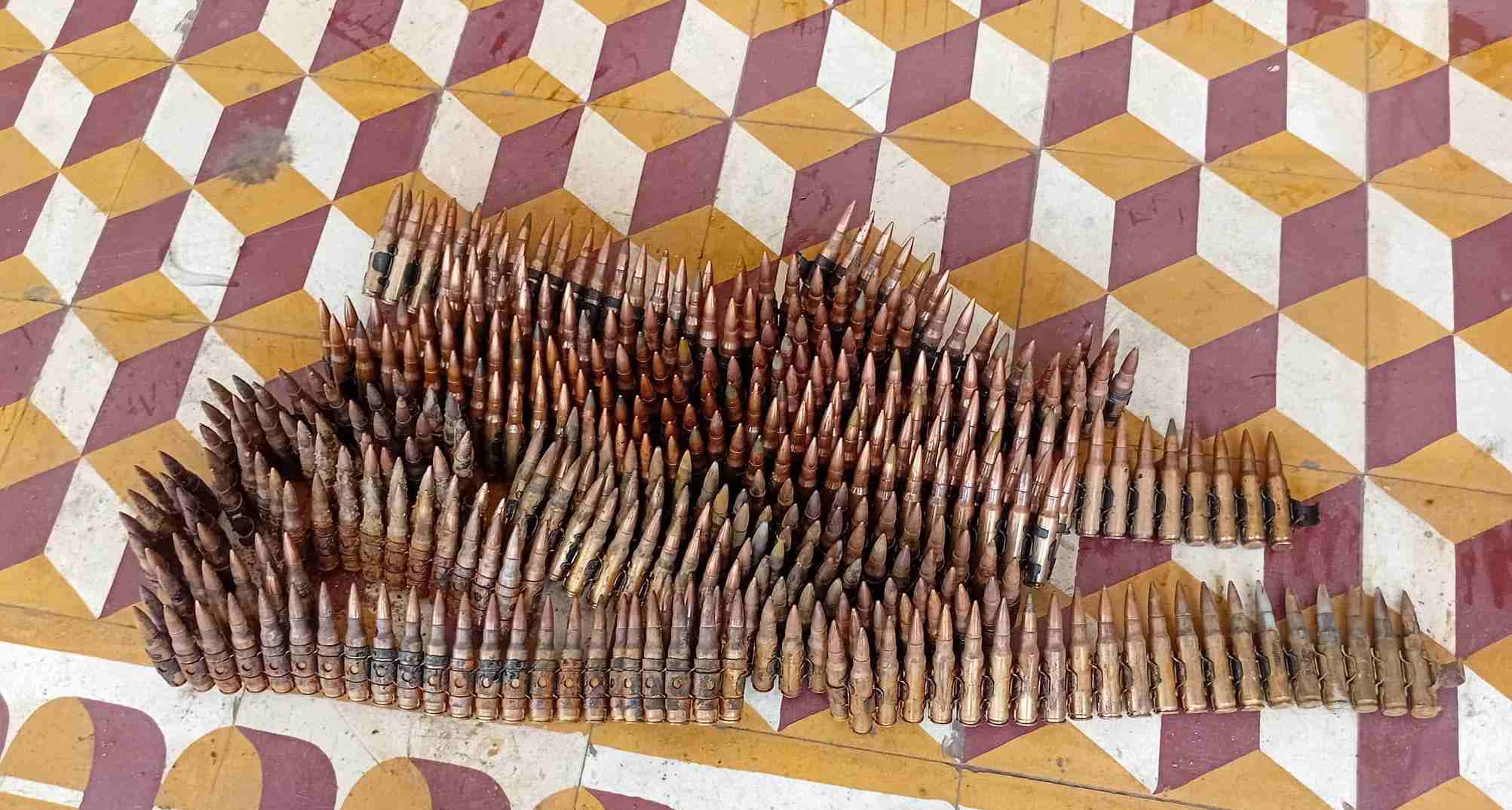 400 bullets were discovered while people in Da Nang were digging the foundation for their houses. Photo: Dinh Nguyen