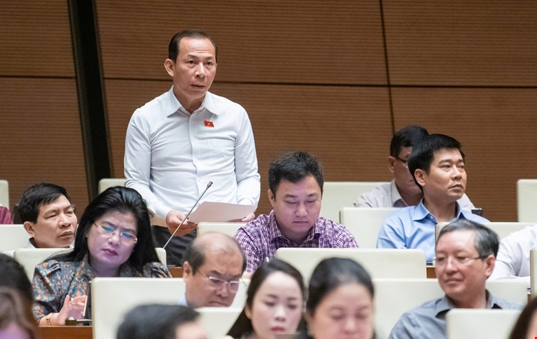 Đại biểu Võ Mạnh Sơn (Đoàn Thanh Hóa) phát biểu. Ảnh: Quochoi.vn