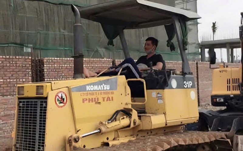 Mr. Hung was a construction worker in Hanoi City when he was a construction worker. Photo: Character provided