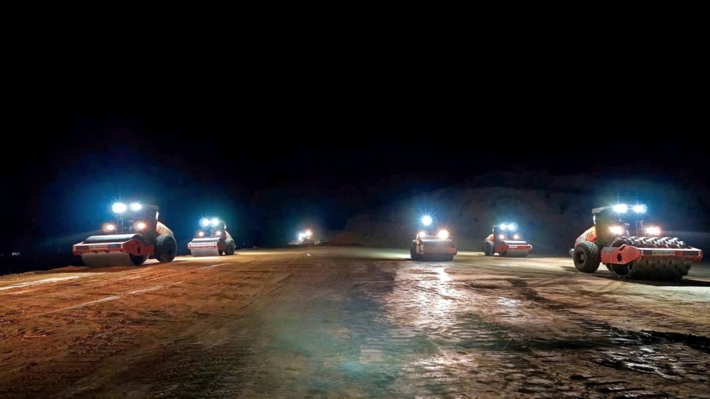 El proyecto de la autopista Dong Dang-Tsa Linh esta siendo construido dia y noche por empresas. Imagen de la pagina web de la organizacion