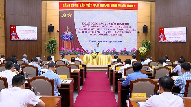 Đoàn công tác của Bộ Chính trị làm việc với Lào Cai và Yên Bái