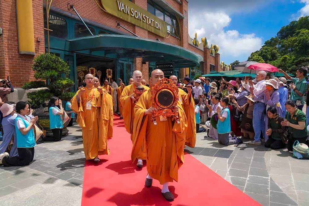 Ba Den Mountain is a famous festival of Buddha's grace from India during the 2025 Vesak festival. Photo: Bui Van Hai