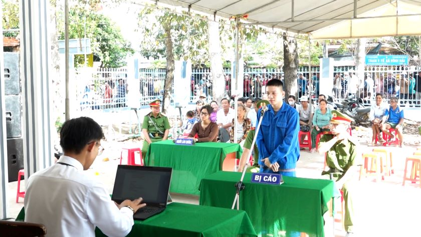 El acusado Le Zhou Fu fue sentenciado a 2 años y 6 meses de prision por posesion ilegal de drogas.