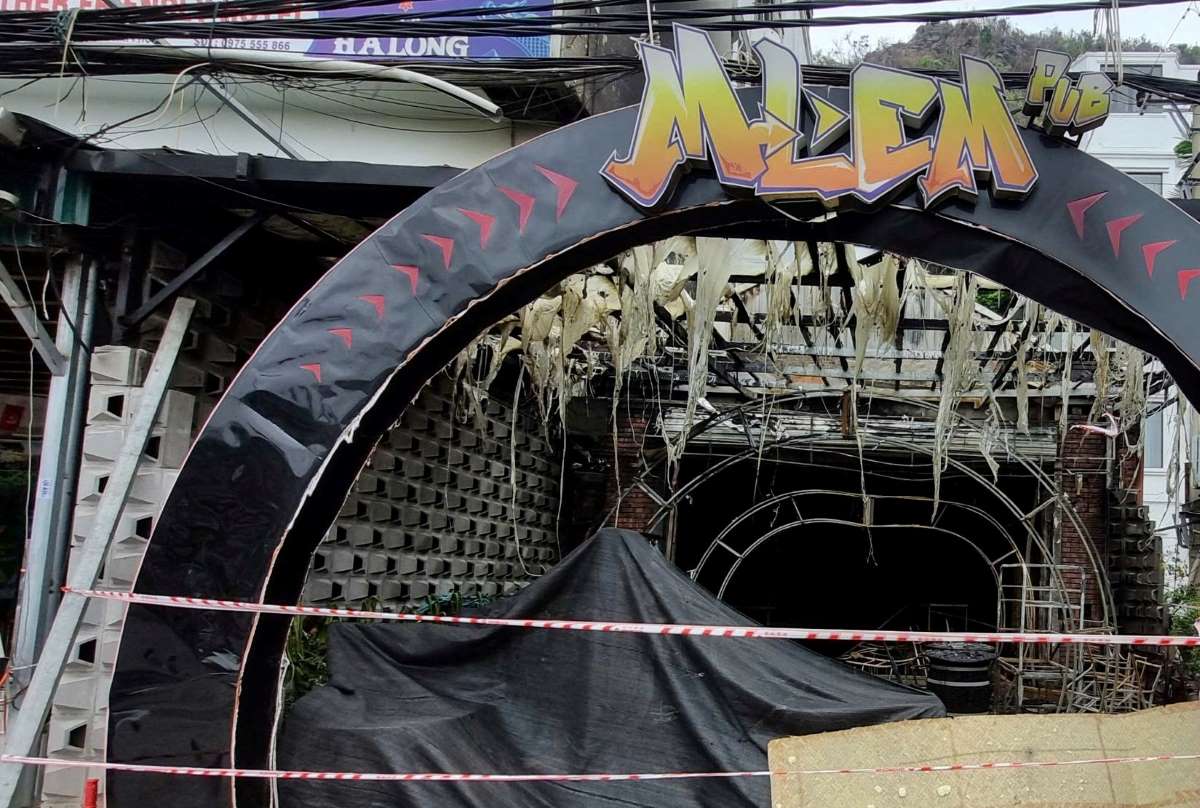 He then returned to Mlem restaurant after the fire. Photo: Hai Phong City Police