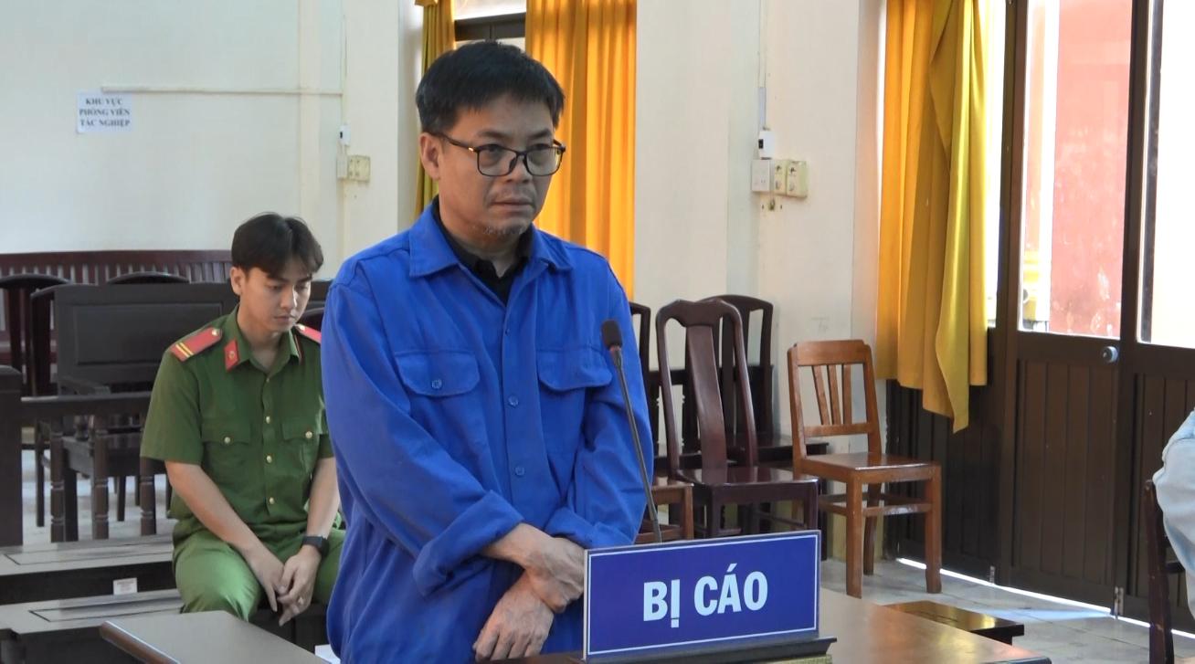 Đức mở cơ sở kinh doanh cho thuê ô tô tự lái ở Phú Quốc. Ảnh: Văn Vũ