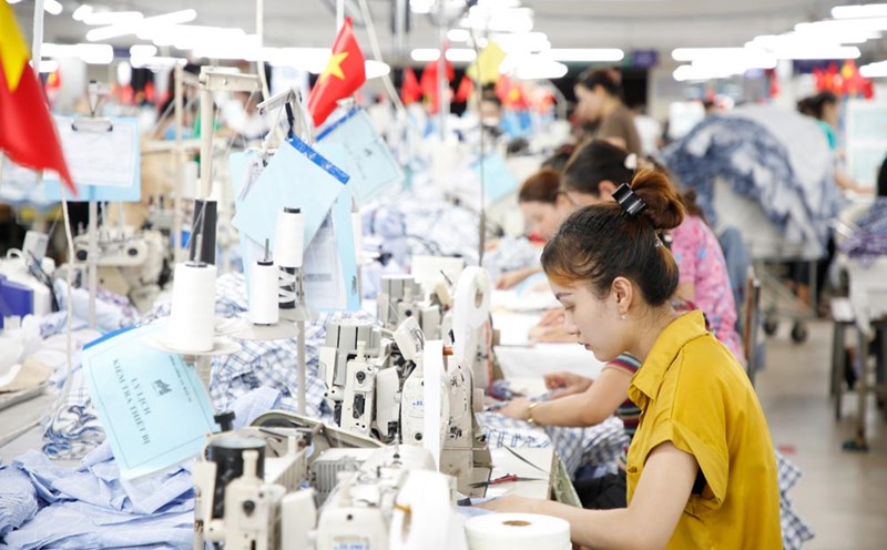 Workers at Ha Quang Garment Factory. Photo: Cong Sang