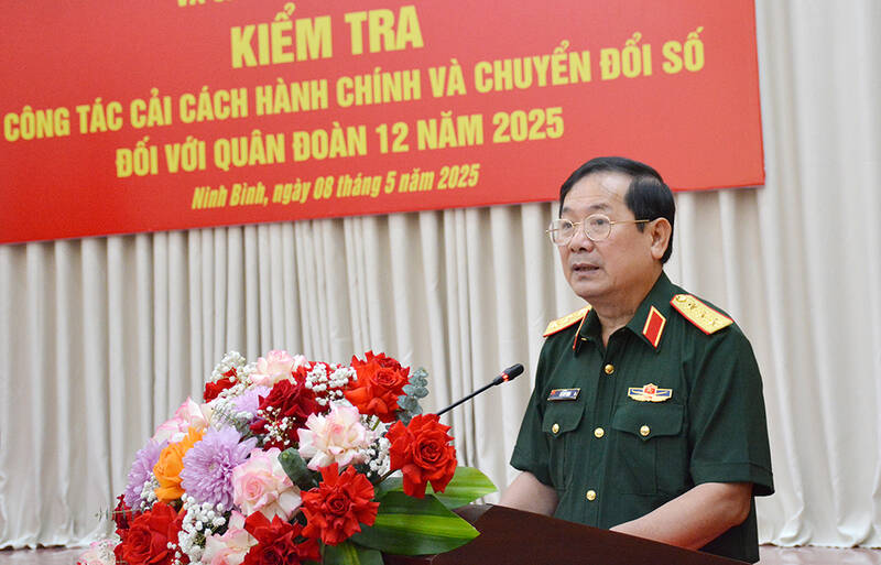 Senior Lieutenant General Le Huy Vinh - Member of the Party Central Committee, Deputy Minister of National Defense spoke at the inspection. Photo: Ministry of National Defense