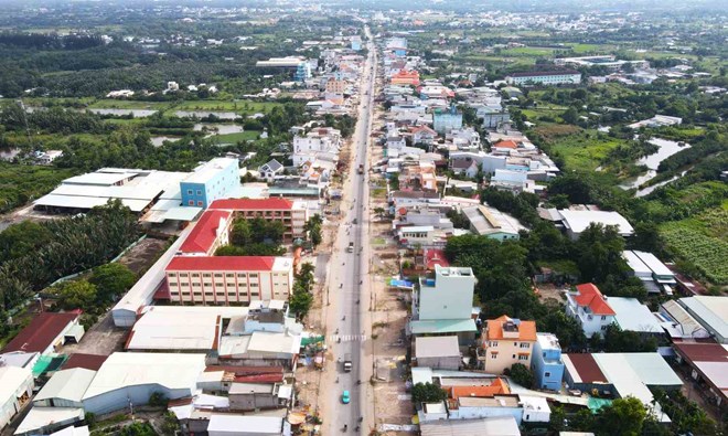 Dự án mở rộng cửa ngõ TPHCM: Huyện báo xong mặt bằng, chủ đầu tư nói còn vướng