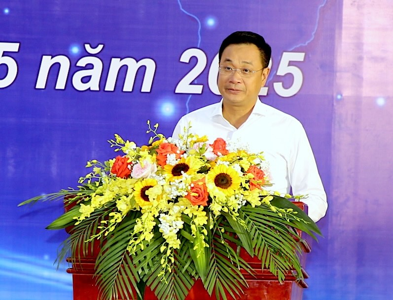 Bi thu Tinh uy Quang Binh Le Ngoc Quang phat bieu tai le phat dong. Anh: Cong Sang