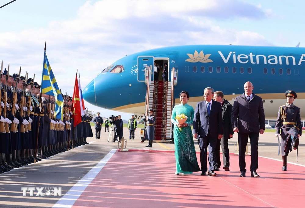 Official welcoming ceremony for General Secretary To Lam and his wife at Vnukovo 2 airport, Moscow, Russia. Photo: VNA