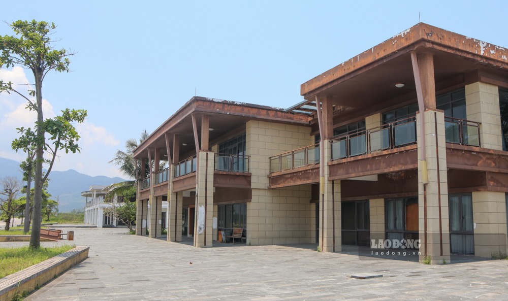 There are signs of restarting a super resort project in Hue. Photo: Dat Luan