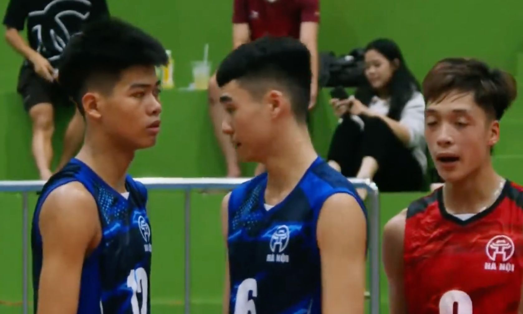 The Hanoi youth team lost to Ho Chi Minh City on the day of competition 8.5 of the 2025 National Youth Volleyball Tournament. Photo cut from video