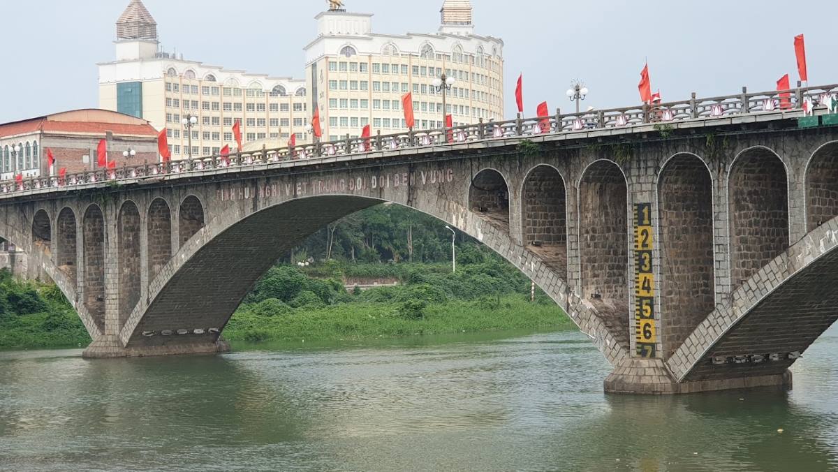 Cau Ka Long la mot trong nhung tuyen, diem du lich tren dia ban TP.Mong Cai duoc UBND tinh Quang Ninh cong nhan. Anh: Nguyen Hung
