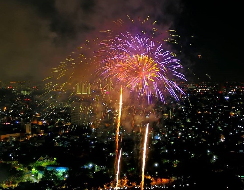 The locality will launch high-altitude fireworks at the Nha Trang - Khanh Hoa Sea Tourism Festival. Photo: Ngoc Tien