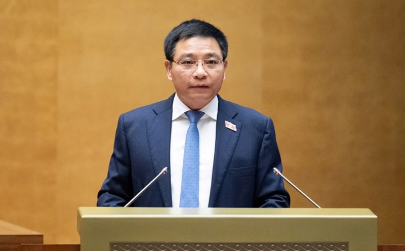 Minister of Finance Nguyen Van Thang presented the draft Law amending and supplementing a number of articles of the Law on Enterprises. Photo: Quochoi.vn