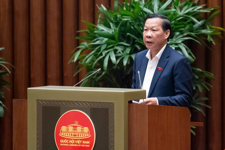 Chairman of the Economic and Financial Committee Phan Van Mai reviewed the draft Law amending and supplementing a number of articles of the Law on Enterprises. Photo: Quochoi.vn