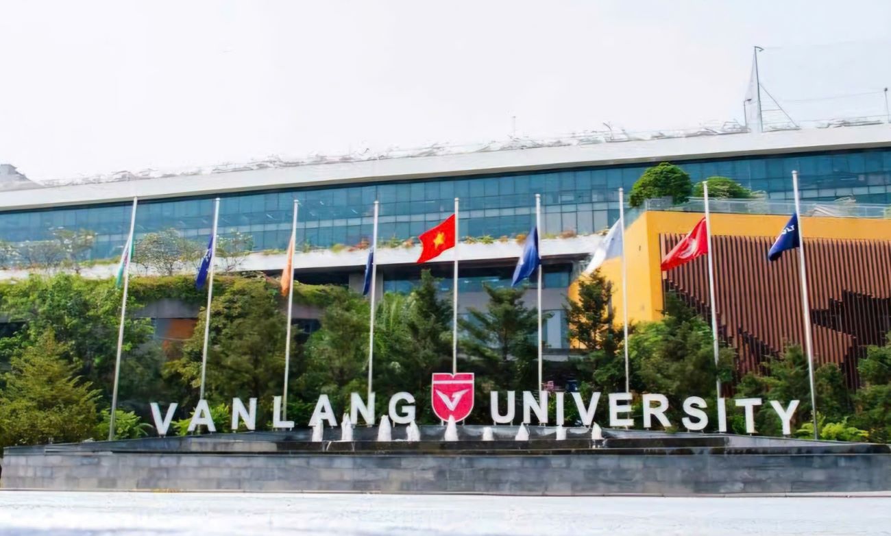 La Universidad de Van Lang maneja la disciplina disciplinaria con estudiantes que tienen un comportamiento poco estandarizado hacia los veteranos. Foto: Pies de la bendicion