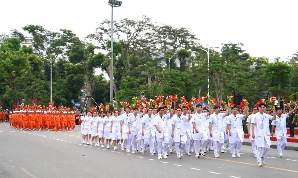 CNVCLD thanh pho cung tham gia dieu hanh. 