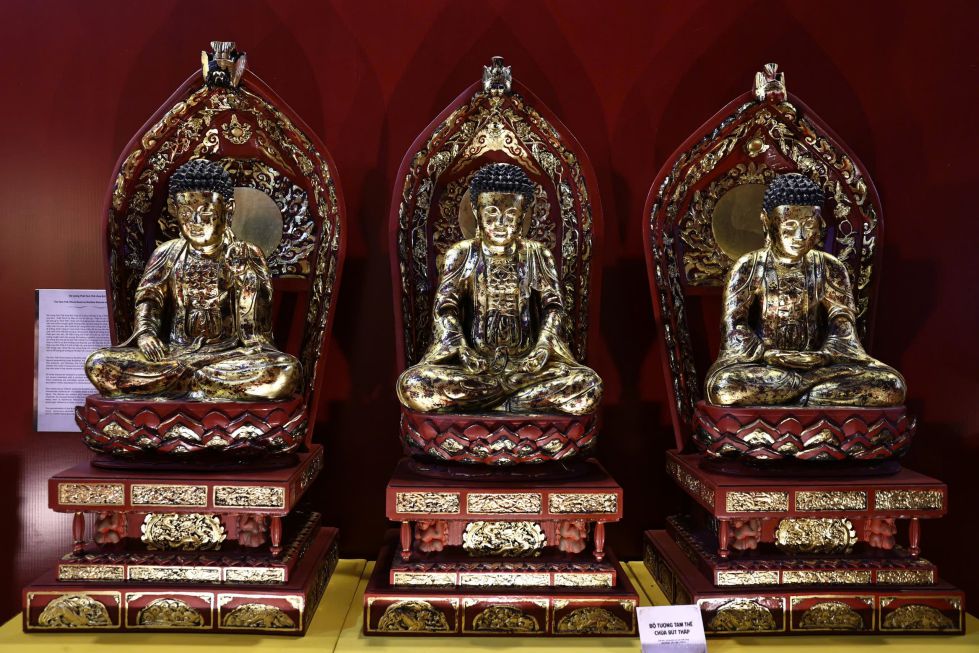 Phien ban Bo tuong Tam The o chua But Thap (Bac Ninh).