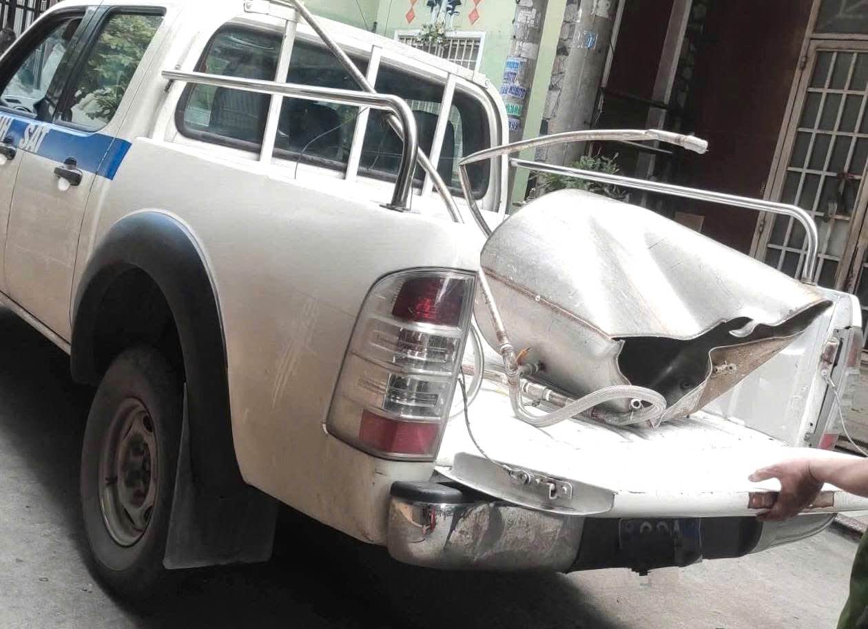 Las autoridades investigan el supuesto estallido de una caldera en el barrio de Tan Bien, distrito de Bien Hoa, Dong Nai. Foto: La gente lo ofrece