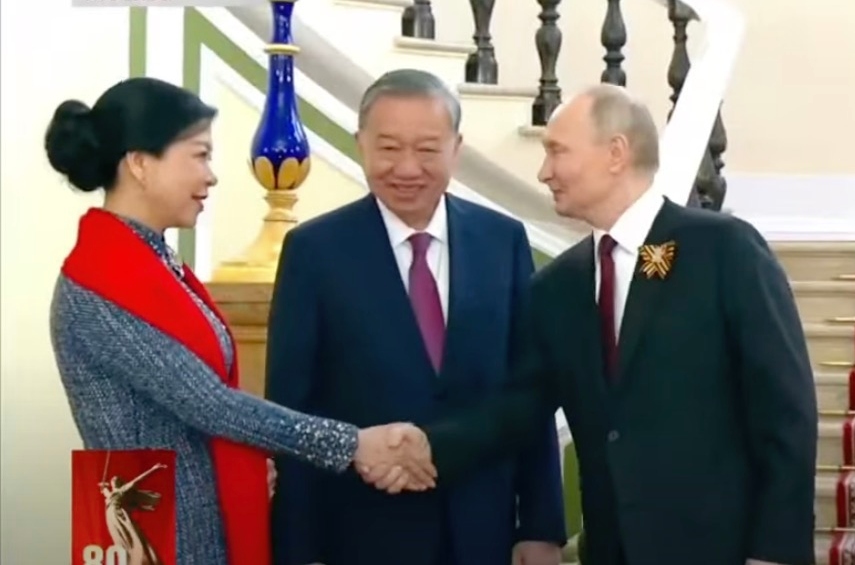 Tong thong Vladimir Putin chao don Tong Bi thu To Lam va Phu nhan.