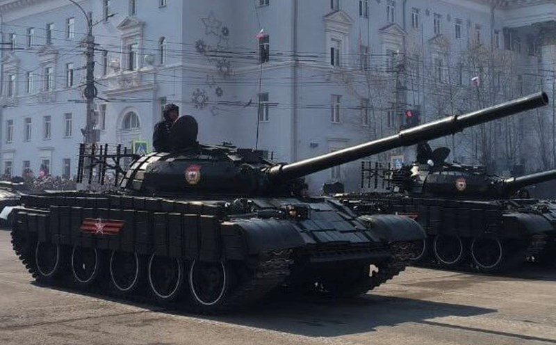 Tanks participate in a parade in the eastern Russian city of Chita. Photo: Chita.ru